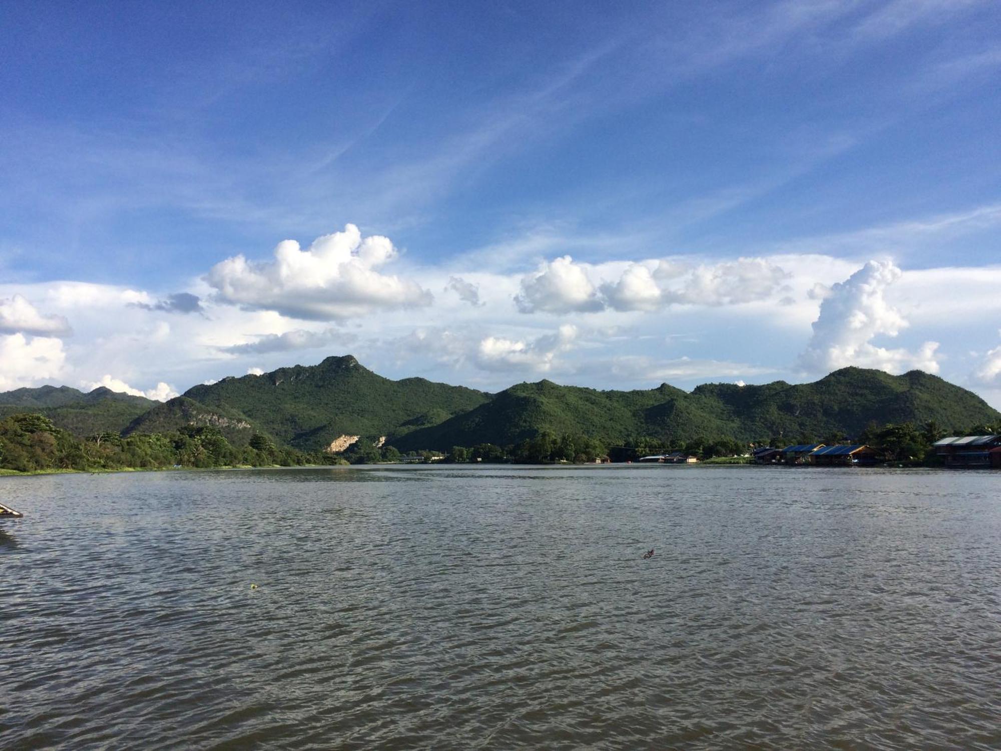 北碧府 班2莱旅馆酒店 外观 照片
